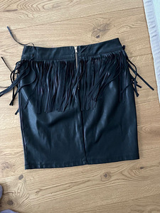 Новая кожаная юбка S/M (2 фото из 2)