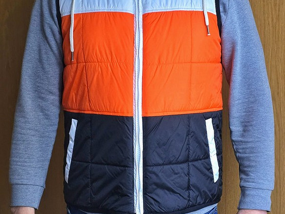 M: vest