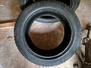 Зимние шины Continental IceContact 2 255/45 R18 (2 фото из 2)