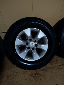 Литые диски Toyota Land Cruiser Hilux R17 с шинами (2 фото из 6)