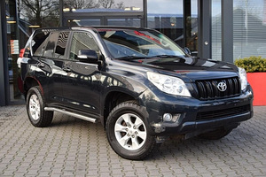 Литые диски Toyota Land Cruiser Hilux R17 с шинами (5 фото из 6)