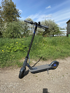Mi Electric Scooter 3 (2 фото из 4)