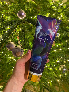 Victoria’s Secret Violet Lily (1 foto / 4)