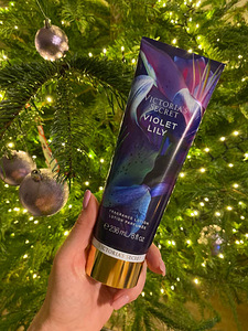 Victoria’s Secret Violet Lily (4 foto / 4)