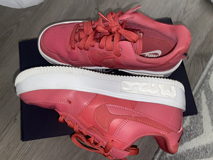 W Air Force 1 Fontanka (2 фото из 2)
