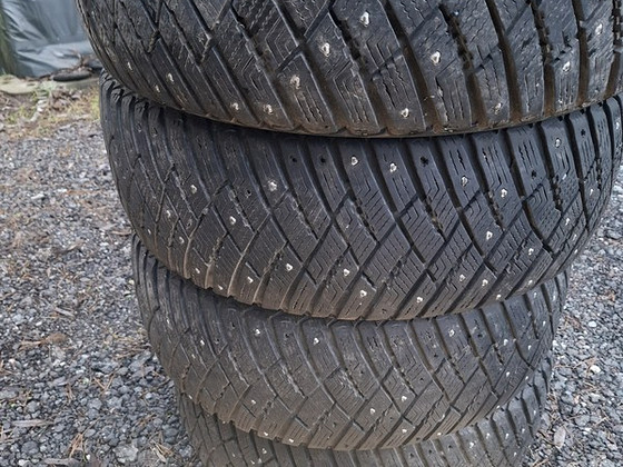 205/55R16 шипованные шины GoodYear UltraGrip 7 мм