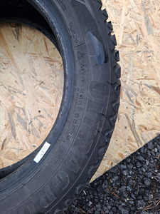 205/55R16 шипованные шины GoodYear UltraGrip 7 мм (2 фото из 3)