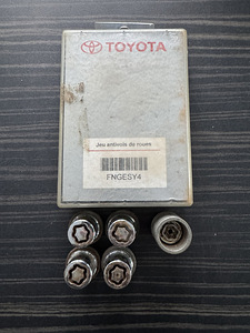 Toyota vargamutrite komplekt (2 foto / 2)