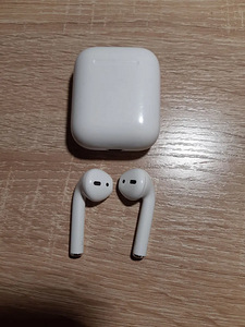 Airpods 2-го поколения (2 фото из 3)
