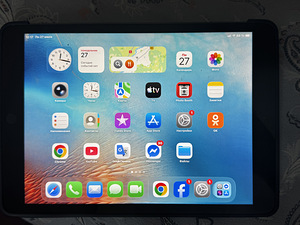 iPad 8 поколение 128 gb wifi+cel (3 фото из 4)