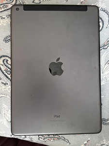 iPad 8 поколение 128 gb wifi+cel (4 фото из 4)