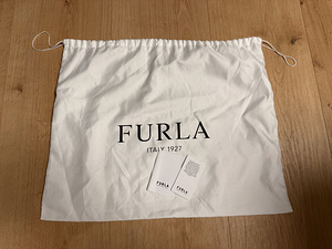 Кожаная сумка Furla (оригинал) (3 фото из 4)