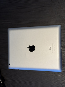 iPad 4 белый Wi-Fi 64 gb (2 фото из 4)