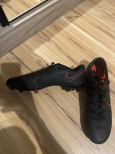Футбольные бутсы Nike Mercurial Vapor (1 фото из 3)