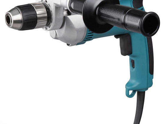 Makita дрель DP4003