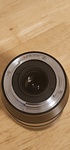 Объектив Sirui 75mm F1.8 1.33x Anamorphic (4 фото из 4)
