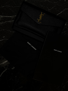 Saint Laurent clutch (YSL Uptown logo-plaque clutch bag) (1 foto / 4)