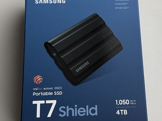 Samsung Portable SSD T7 Shield 4TB Black