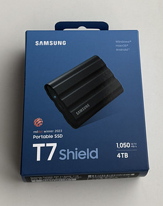 Samsung Portable SSD T7 Shield 4TB Black (1 foto / 5)