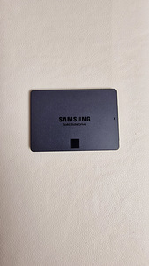 Samsung MZ-76Q2T0BW, 2.5", 2 TB (4 foto / 6)
