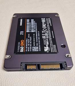 Samsung MZ-76Q2T0BW, 2.5", 2 TB (2 foto / 6)