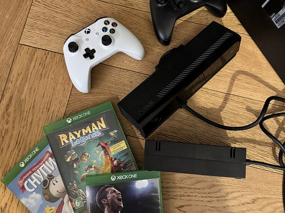 Xbox One + Kinect + 2 Pulti + 3 Mängu