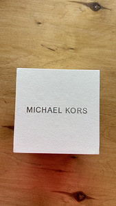 Женские часы Michael Kors (1 фото из 3)