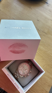 Женские часы Michael Kors (3 фото из 3)