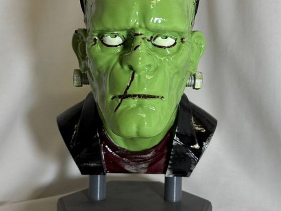 Бюст “Frankenstein” 3D (коллекционный) — глянцевый, на подст