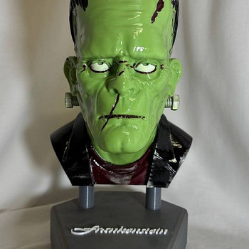 Бюст “Frankenstein” 3D (коллекционный) — глянцевый, на подст