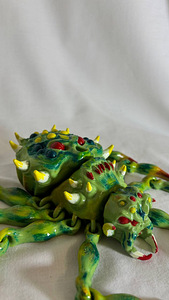Kogutav “mutant-ämblik” (3D printimine, käsitsi värvitud) (1 foto / 4)