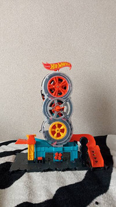 Hot Wheels аттракцион ввиде колёс. (2 фото из 2)