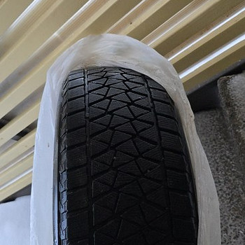 235/65R18 Bridgestone Blizzak m+s