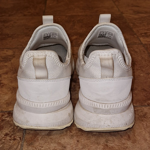 Кроссовки Adidas (5 фото из 5)