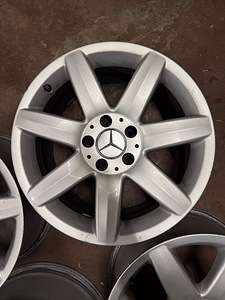 17" оригинальные диски Mercedes-Benz 5x112 (4 фото из 8)