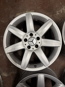 17" оригинальные диски Mercedes-Benz 5x112 (5 фото из 8)