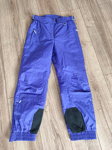 Куртка Adidas 36 + (3 фото из 3)
