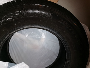 215/70R16 Continental VikingContact 7 (2 фото из 4)