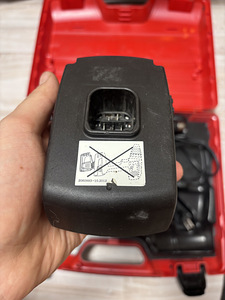 Hilti SF-121-A/SF-144-A наборы с аккумуляторами и зарядками (5 фото из 7)