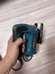 Hilti/Makita проводной электроинструмент, рабочее состояние (3 фото из 5)