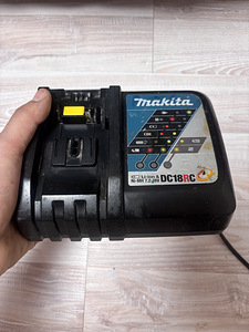 Hilti/Makita 22V/36V/18V laadijad (5 foto / 5)
