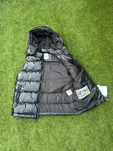 Moncler vest , M, L, (3 foto / 3)