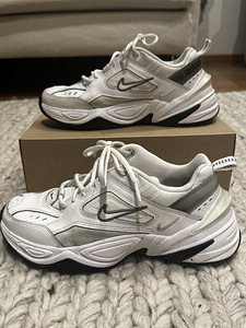 Nike кроссовки (белые) (1 фото из 5)
