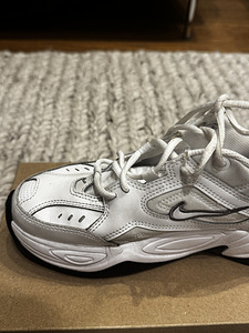 Nike кроссовки (белые) (2 фото из 5)