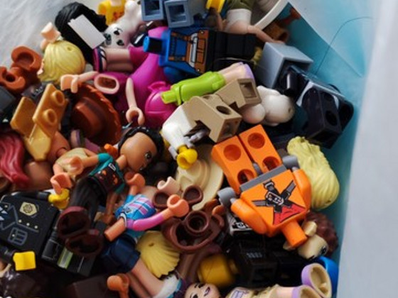 Täis kast LEGO klotsid , umb 70l