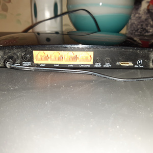TP-Link TL-MR6400 (SIM-kaart) (4 foto / 10)