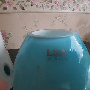 Дизайнерские вазы LSA INTERNATIONAL (3 фото из 4)
