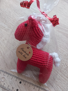 Punane hobune.11 cm Käsitöö/100%puuvill (1 foto / 2)