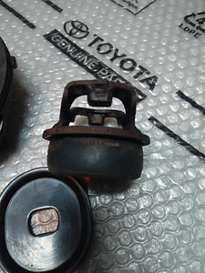 Toyota Land Cruiser 200 48609-60080 90948-01097 48597-60110 (3 foto / 3)