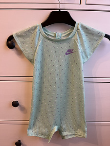 Боди Nike (1 фото из 5)